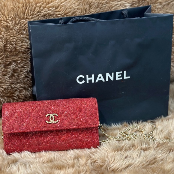 ❤️COCO CHANEL RED GLITZ CLUTCH 💯 - Picture 3 of 12